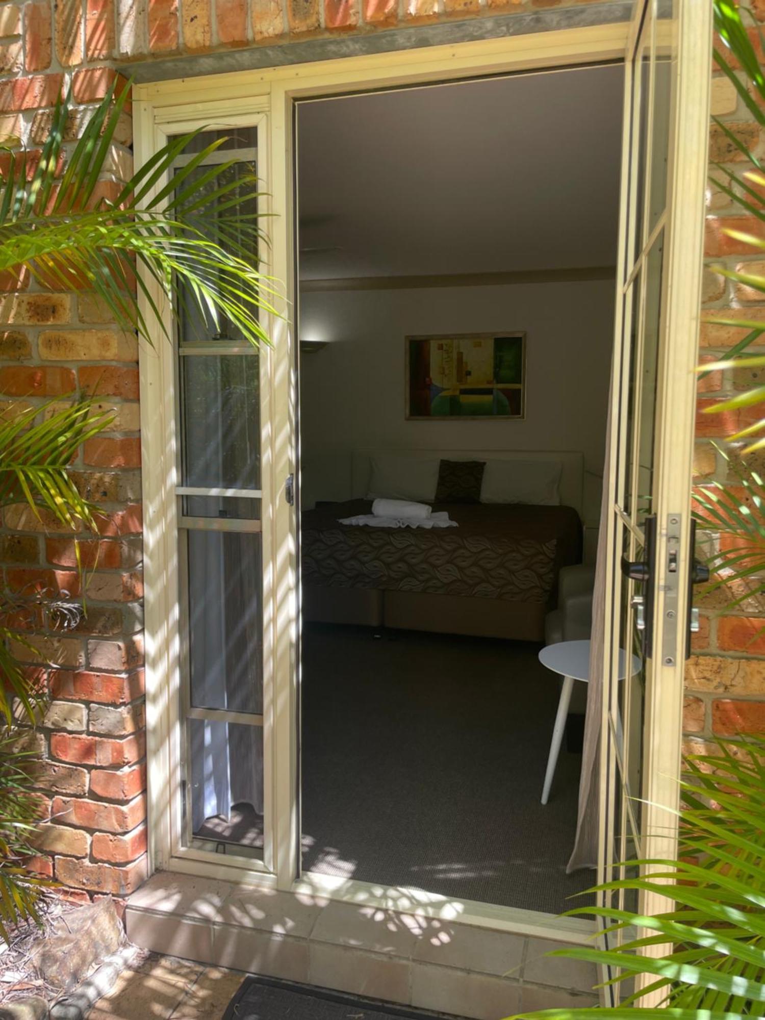 Oasis Inn Ulladulla - Welcoming Guests 18 Years And Older Екстер'єр фото