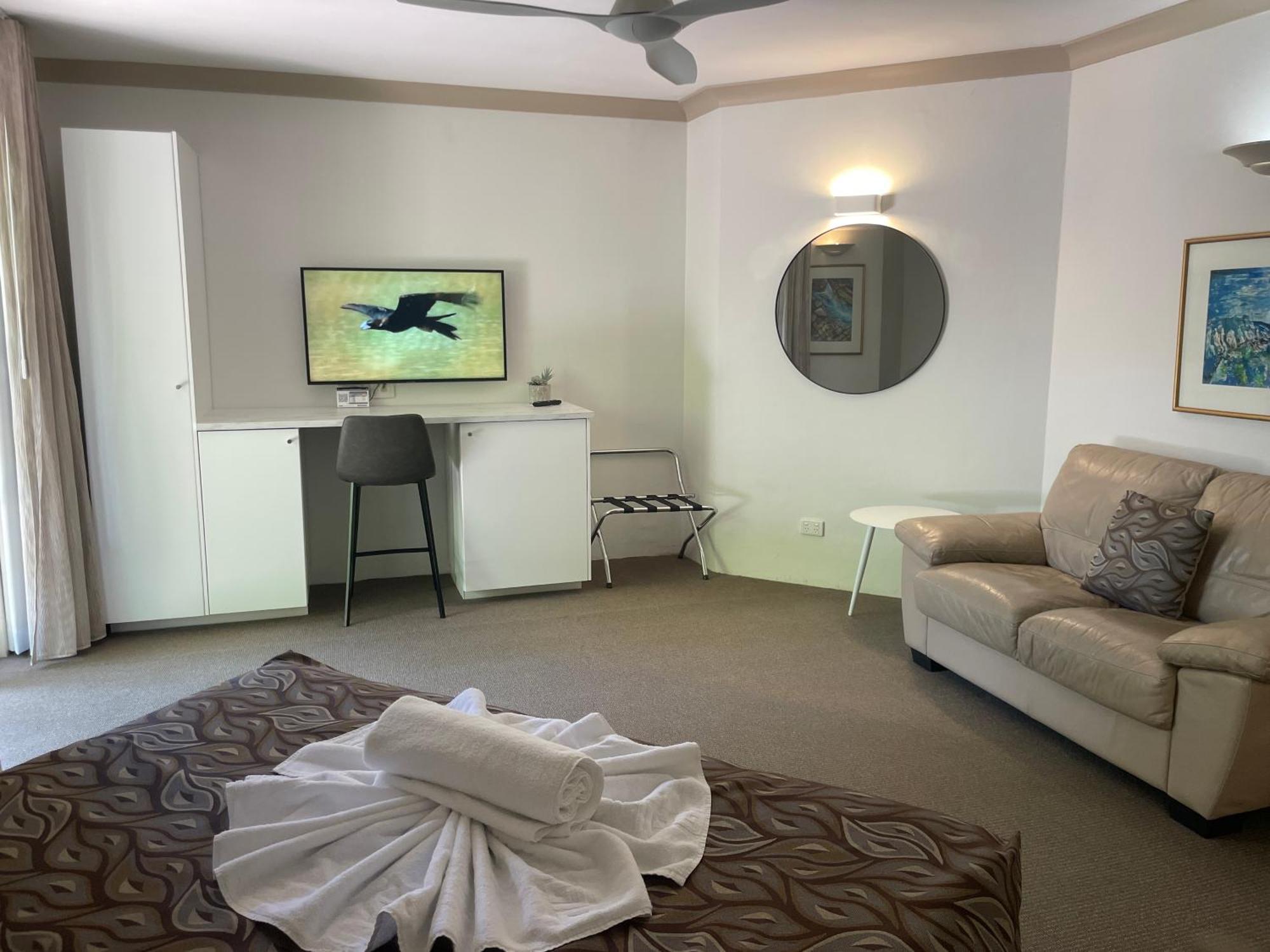 Oasis Inn Ulladulla - Welcoming Guests 18 Years And Older Екстер'єр фото
