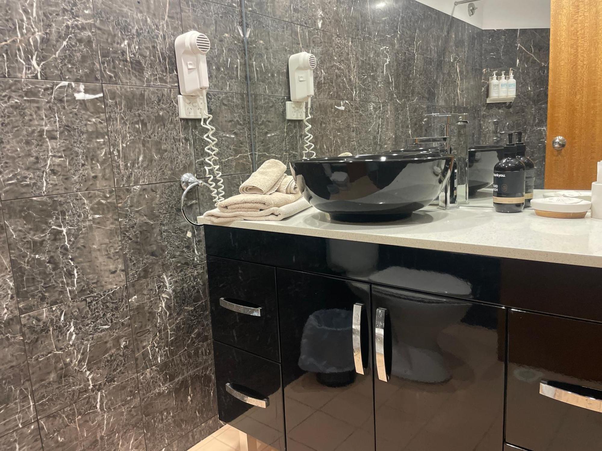 Oasis Inn Ulladulla - Welcoming Guests 18 Years And Older Екстер'єр фото